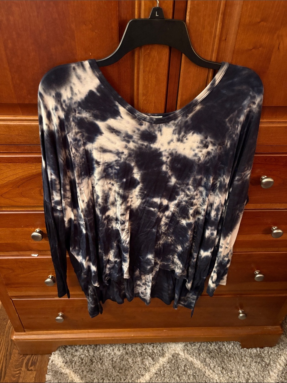 Tie-Dye High-Low  Long Sleeve Women’s Top - Navy/White